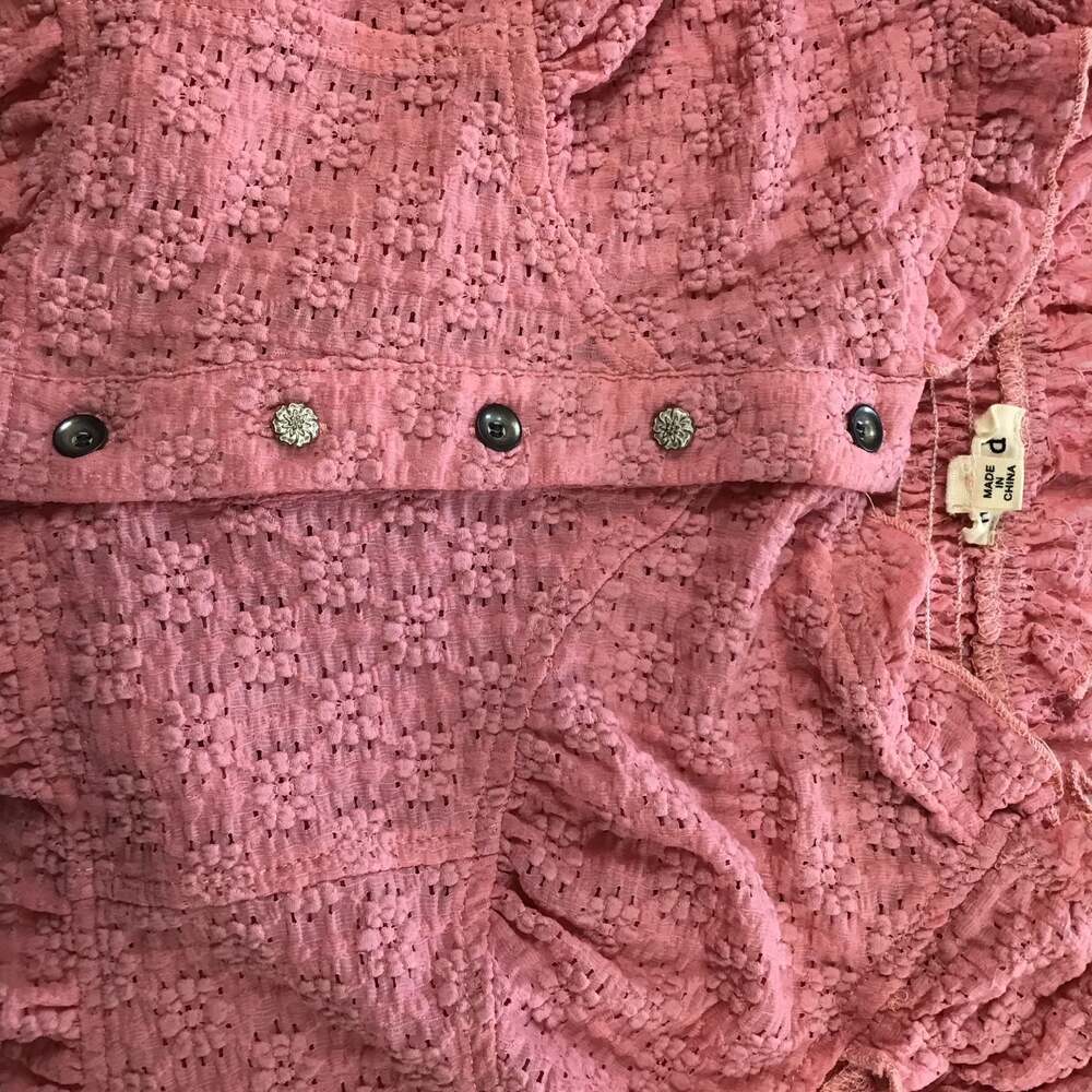 POL In Fair Verona Button Front Crop Eyelet Textured Ruffle Top Pink Small - Picture 8 of 10